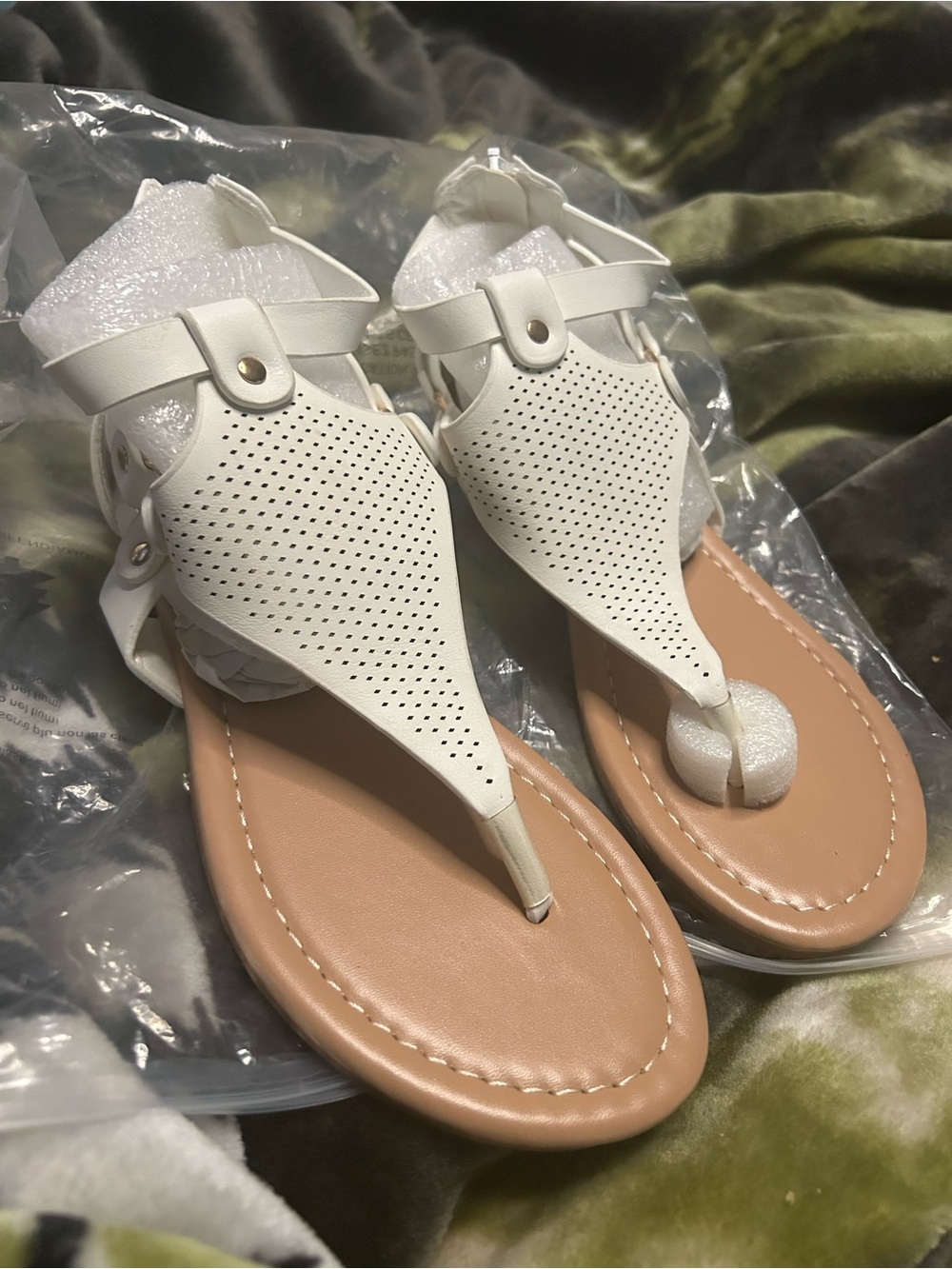 New Women's White Perforated T-Strap Sandals - Picture 2 of 6